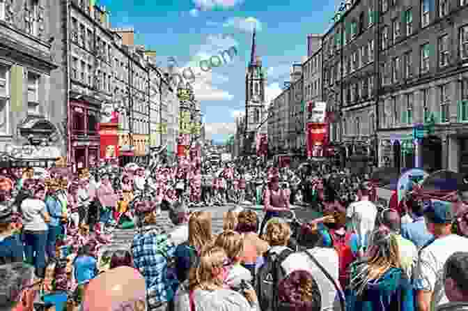 Experience The Vibrant Energy Of The Edinburgh Festival, A World Renowned Celebration Of Arts And Culture DK Eyewitness Great Britain (Travel Guide)