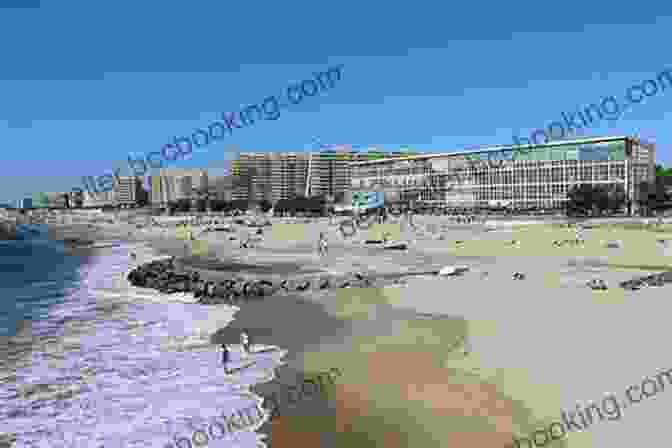 Image Of Matosinhos Beach DK Eyewitness Top 10 Porto (Pocket Travel Guide)