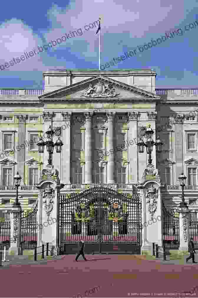 Marvel At The Grandeur Of Buckingham Palace, The Official Residence Of The British Monarch DK Eyewitness Great Britain (Travel Guide)